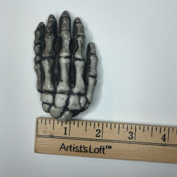 Hair accessory plastic skull hand clips - Picture 6 of 13